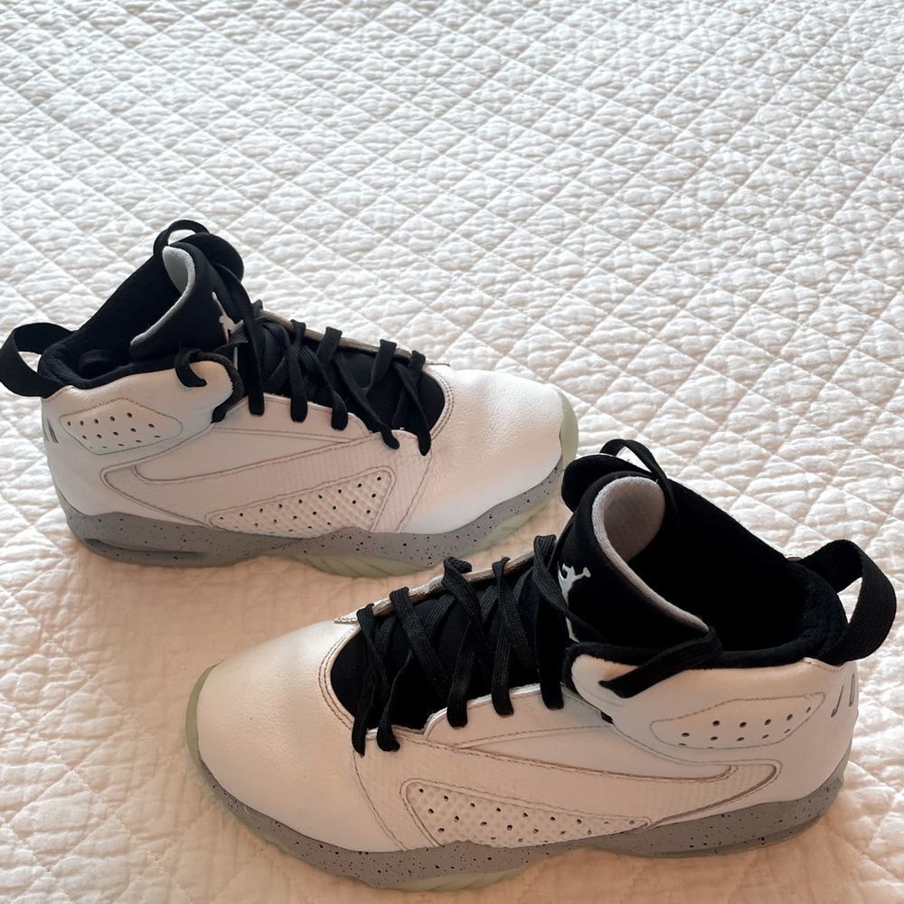 Nike Jordon Lift Off Men’s 7 White Black Wolf Grey